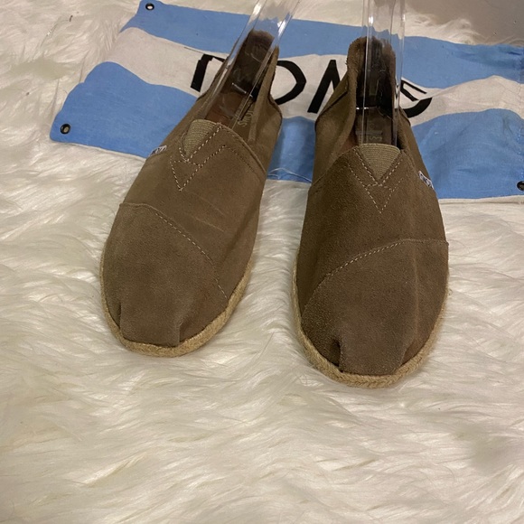 TOMS Shoes - Picture 7 of 7